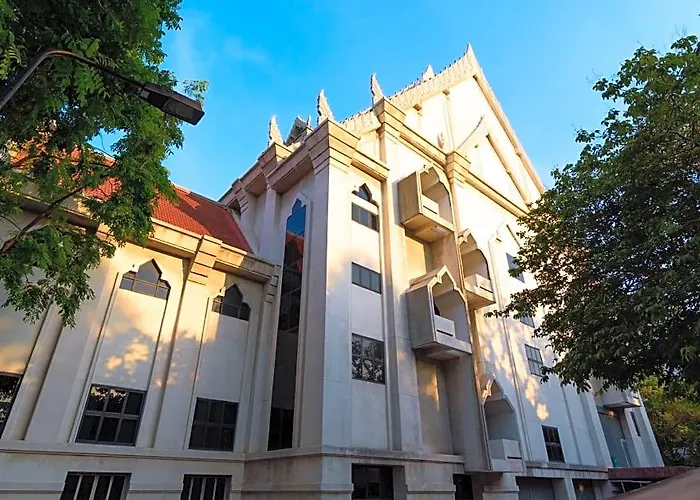 Ratchadadome Hotel Bangkok